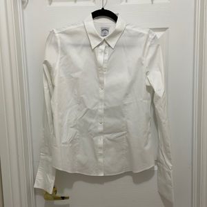 Brooks Brothers white fitted non-iron French-cuff shirt. Size 8.